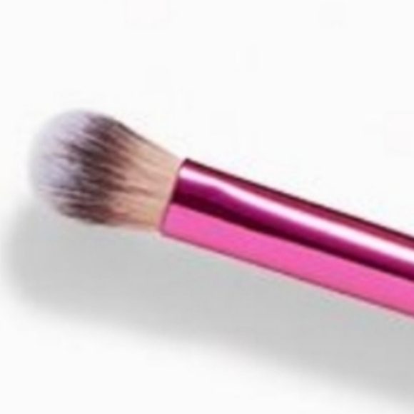 🖌 Luna Magic Always On Point Eyeshadow Brush - Picture 3 of 6